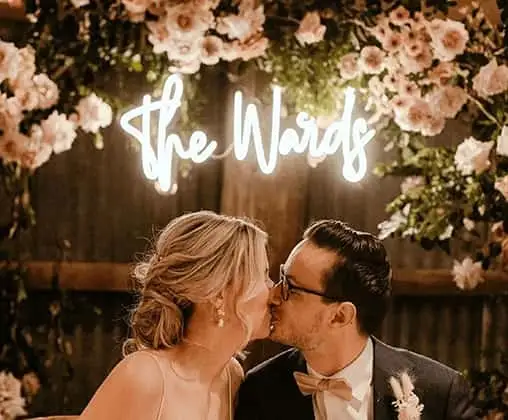 Sinais de néon de casamento